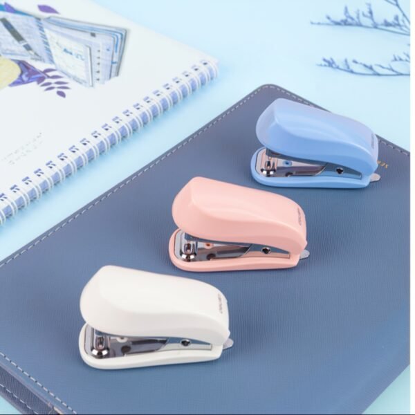 830 Staples + 1 Stapler Mini Binding Set, Paper Binding Stationery, Cute Office Binding Tool, School Supplies - Assorted Colors